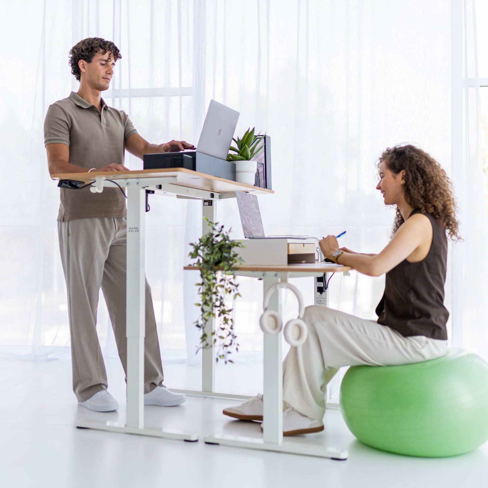 Biurko elektryczne Mark Adler Leader 7.0 Craft 120 cm