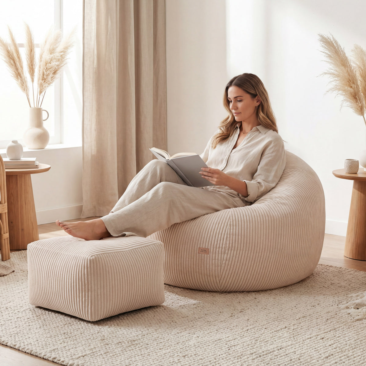 Mark Adler Comfy 3.0 Beige kordbársony fotel-puff lábtartóval