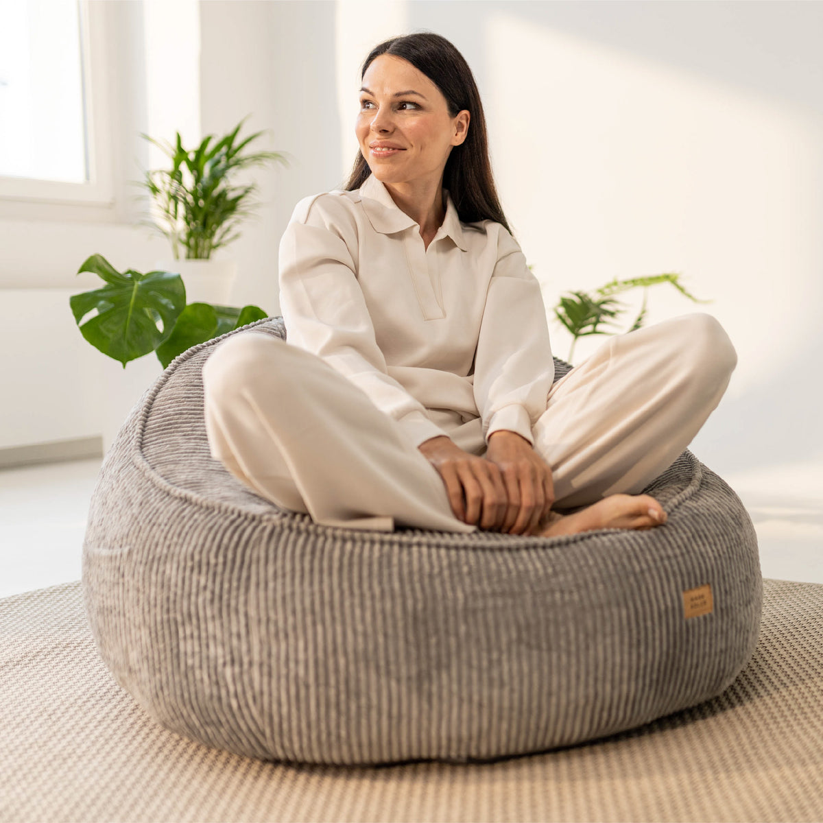 Mark Adler Comfy 4.0 Grey háttámlás, kordbársony puffszék