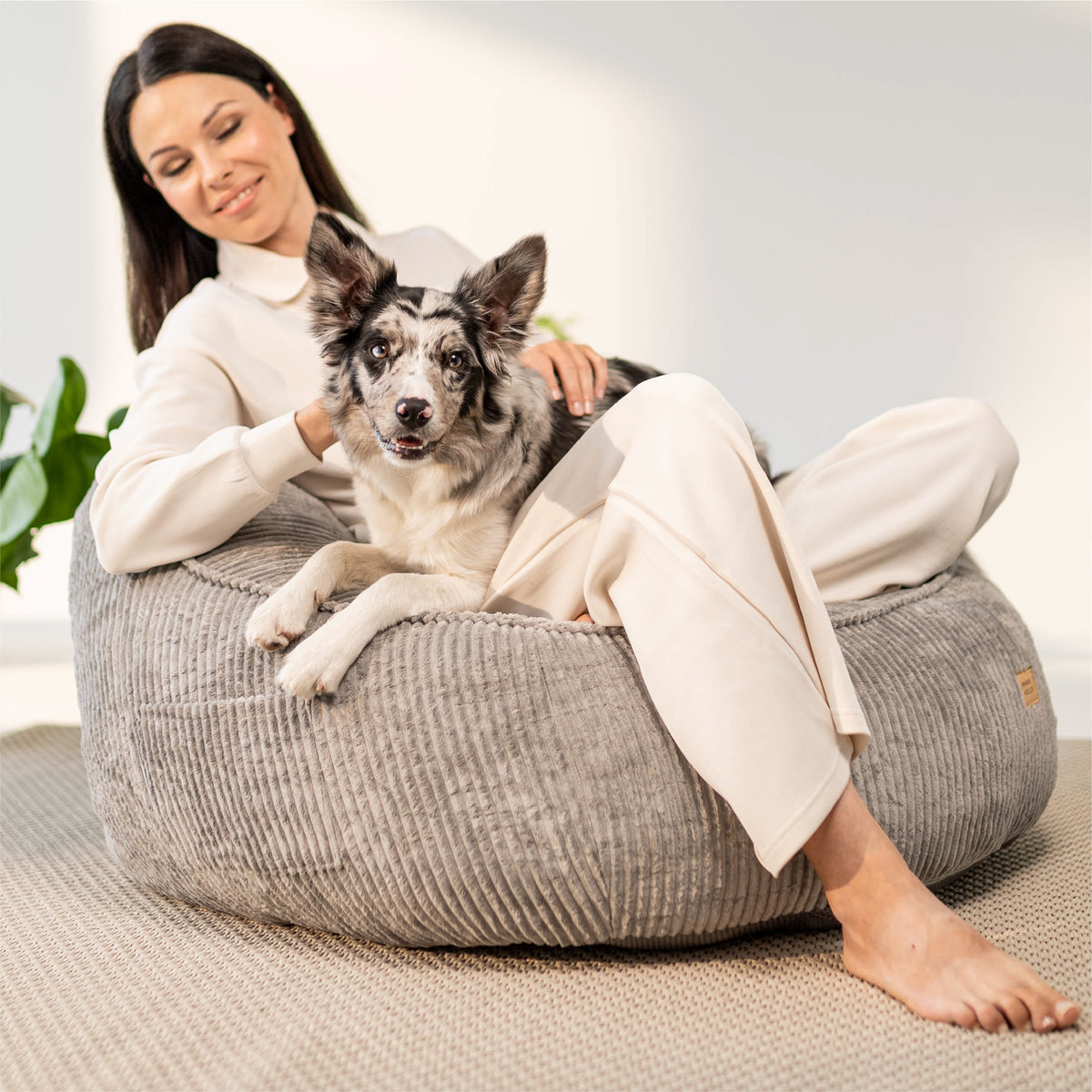 Mark Adler Comfy 4.0 Grey háttámlás, kordbársony puffszék