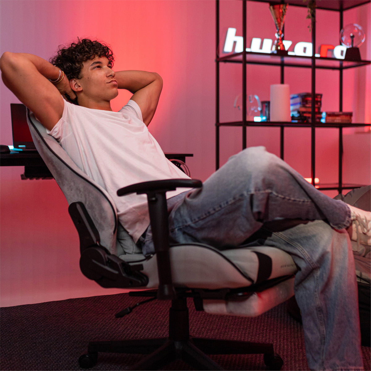 Huzaro Force 5.7 Grey gamer szék
