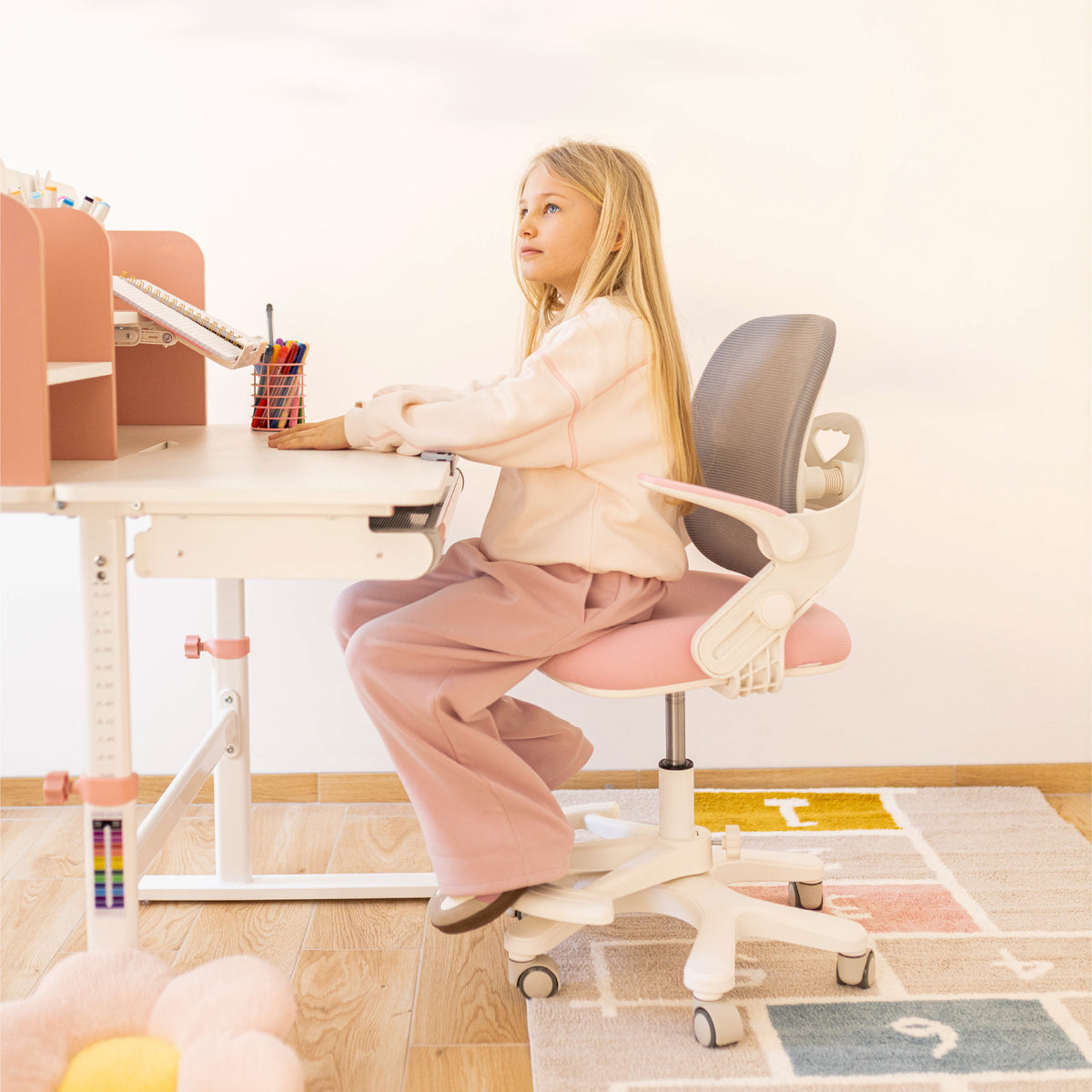 Mark Adler Study 5.0 Pink 90 cm-es ergonómikus gyermekíróasztal